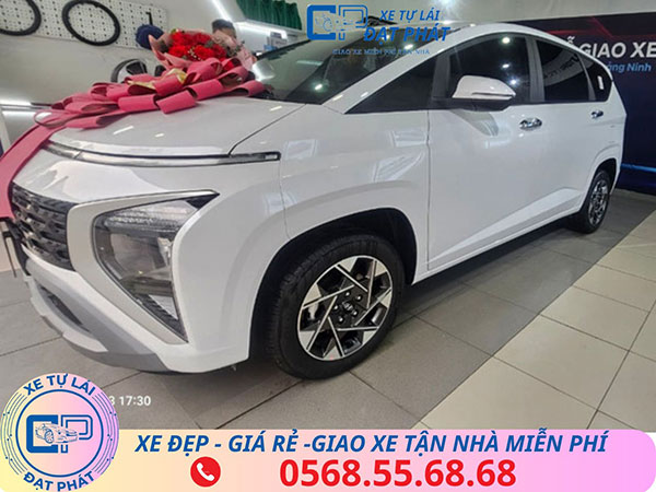 thuê xe huyndai stargazer tự lái