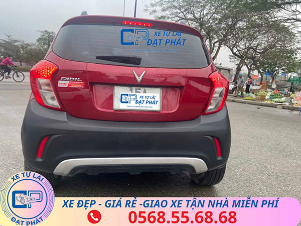 vinfast fadil tự lái đỏ