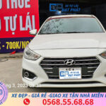 xe huyndai accent tự lái
