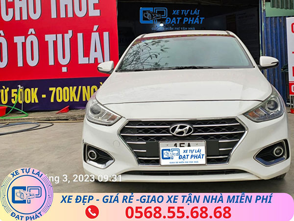 xe huyndai accent tự lái